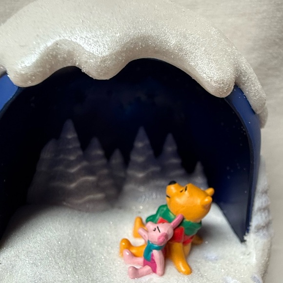 Disney's Winnie-the-Pooh "Sharing the Stars" Hallmark Ornament - Picture 6 of 13